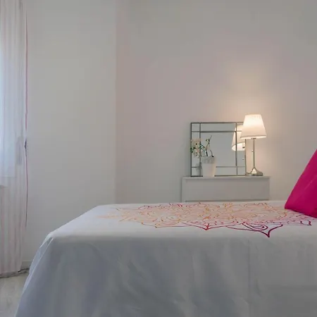 Apartamento Sirenas Appartamento *